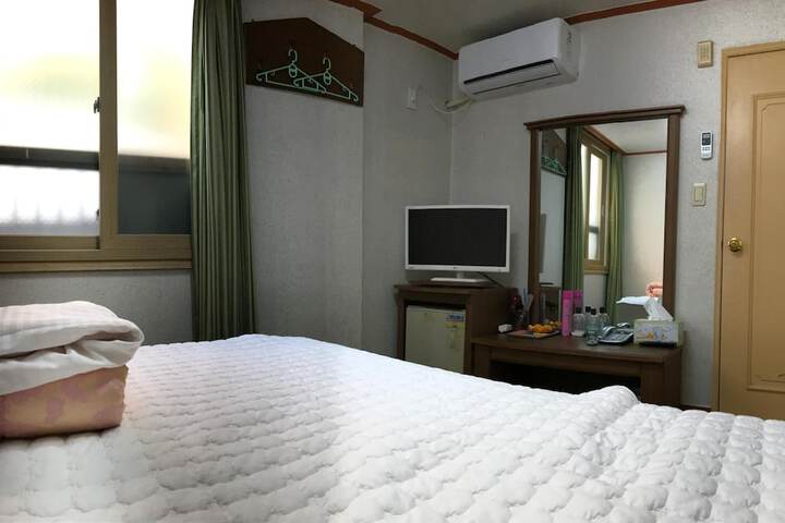Room 15 of 22