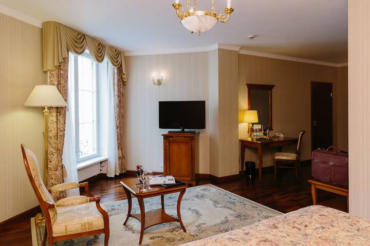 Room 28 of 117