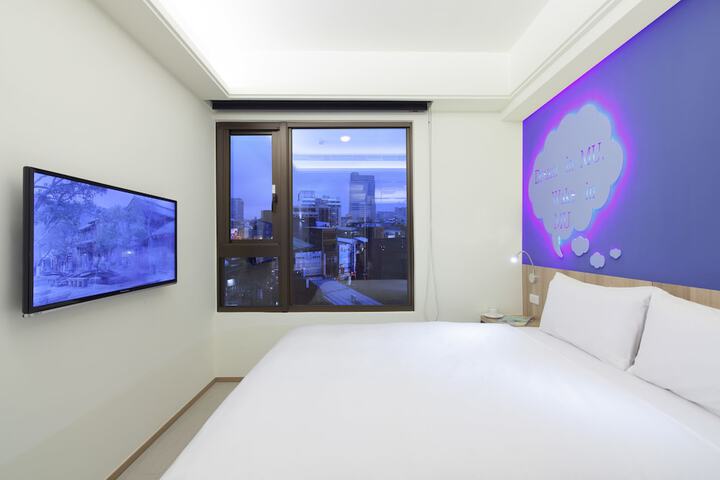 Room 17 of 40