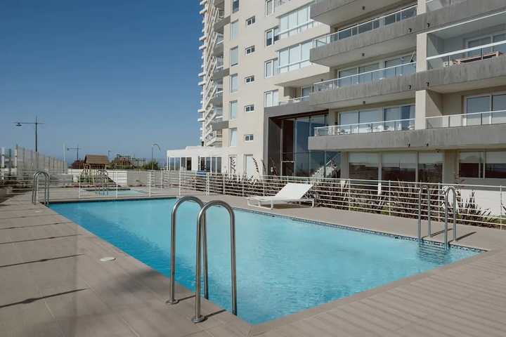 Pool 14 of 21