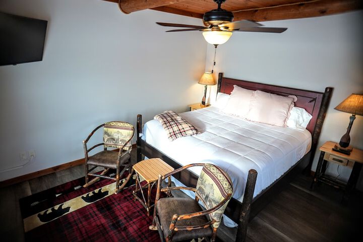 Room 58 of 241