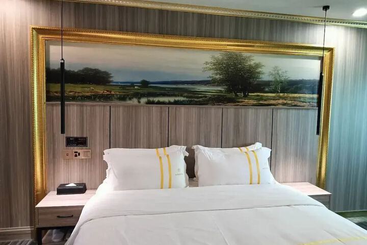 Room 13 of 39
