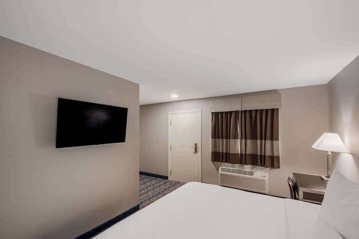 Room 14 of 30