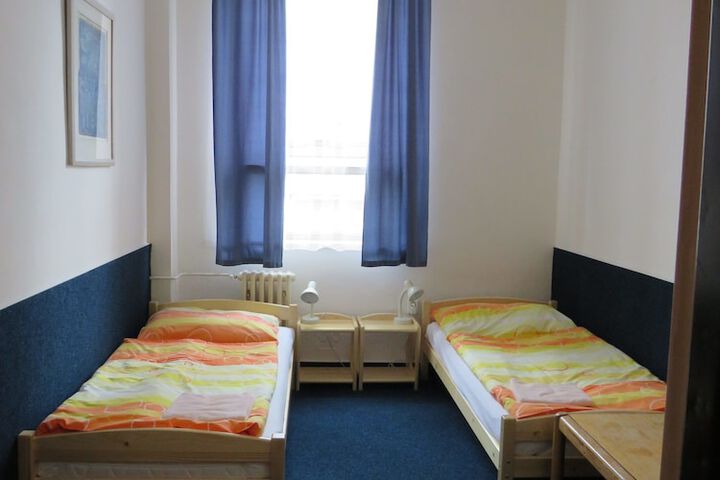 Room 5 of 31