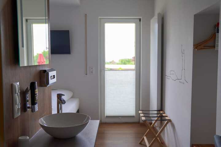 Room 9 of 43