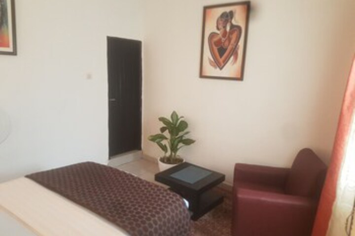 Room 26 of 40