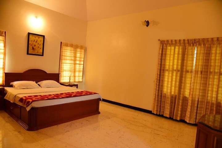 Room 2 of 6