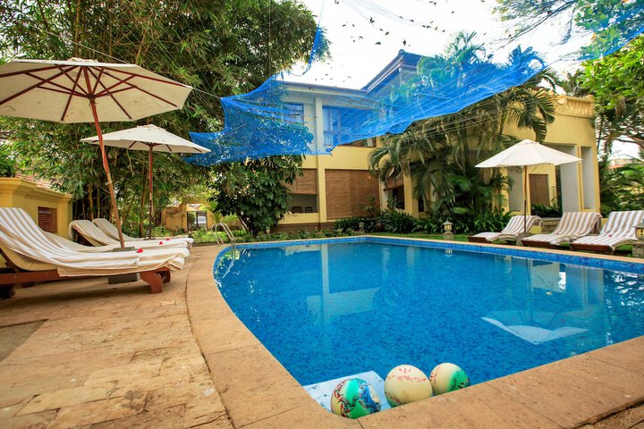 Pool Hotel