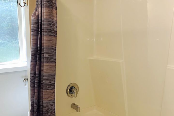 Room 27 of 46