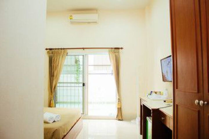 Room 19 of 28