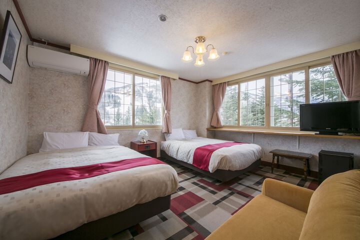 Room 8 of 72