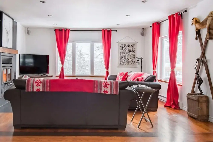 Room 2 of 25