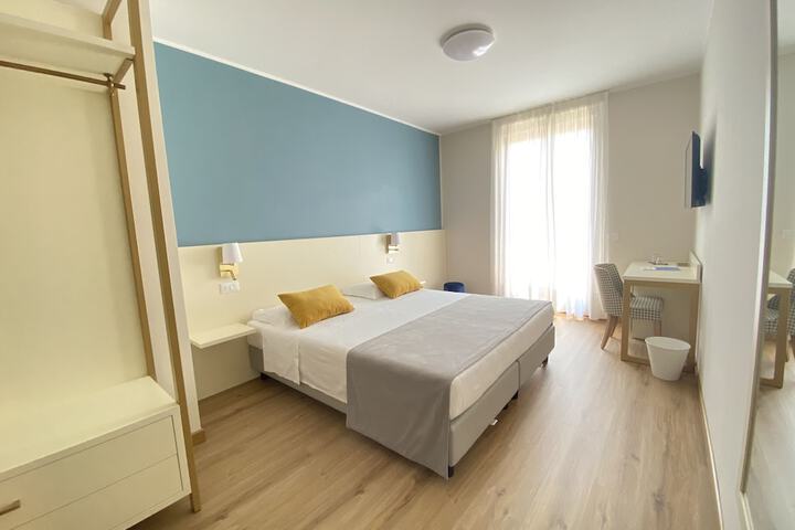 Room 21 of 105