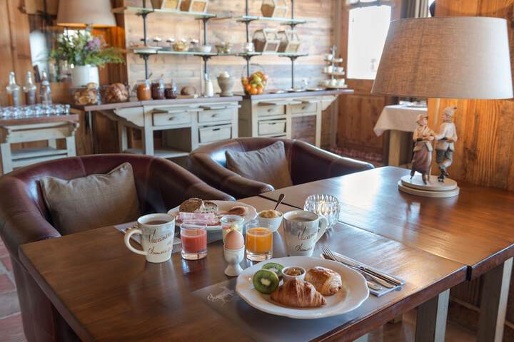 Breakfast/Coffee Service 87 of 115