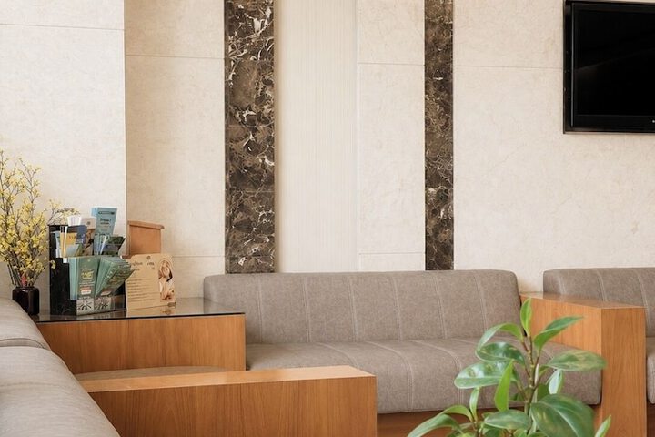 Entrance & Lobby
