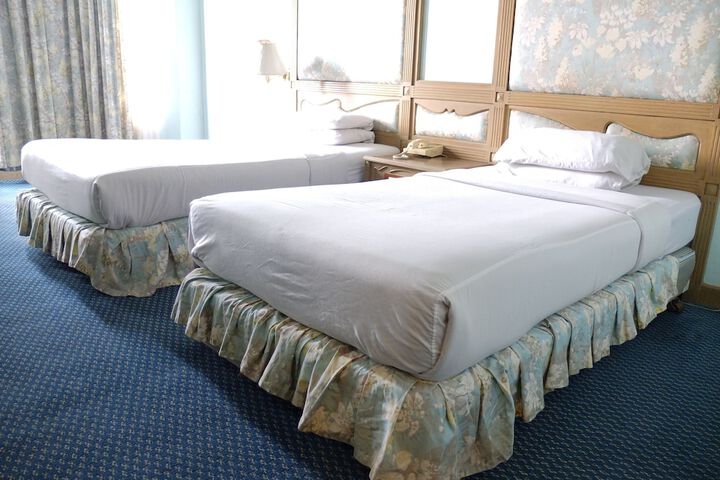 Room 9 of 40