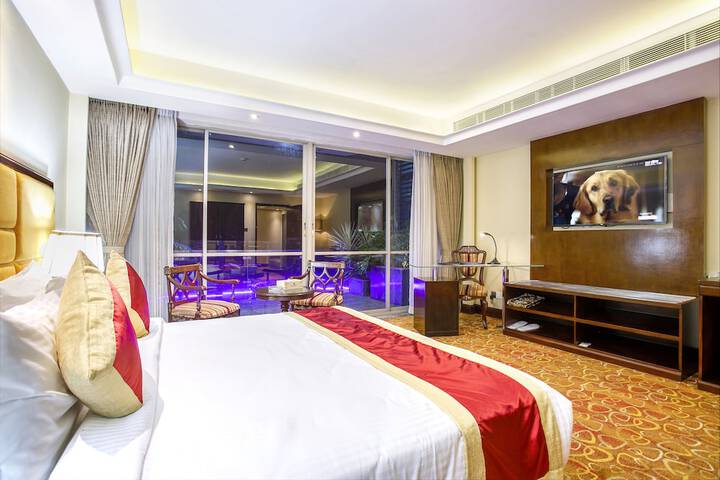 Room 21 of 34