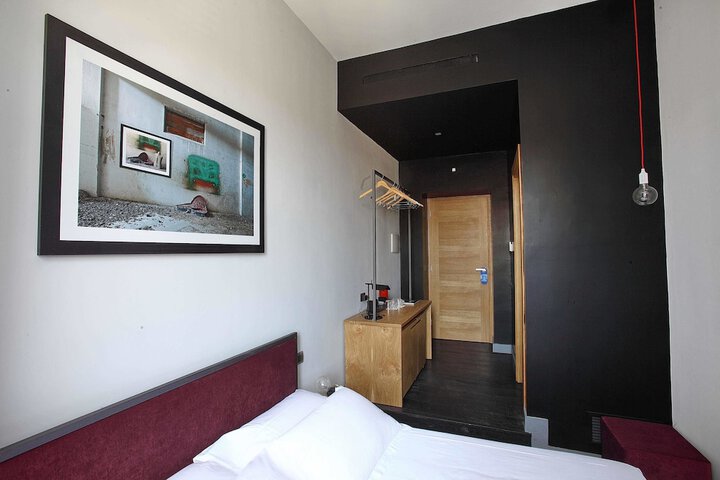 Room 10 of 51