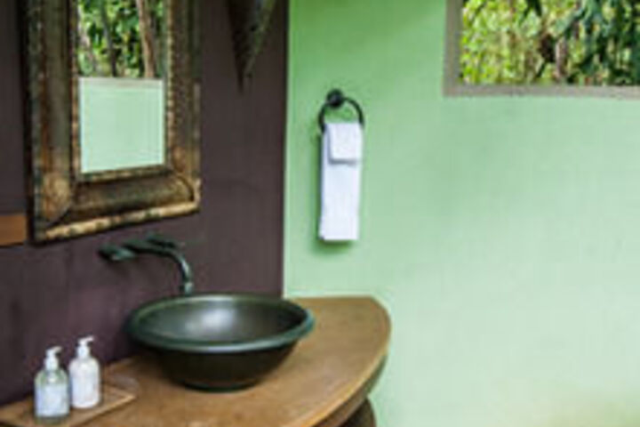 Room 4 of 48