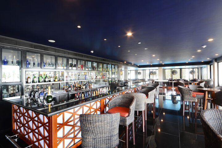 Lounge 95 of 132