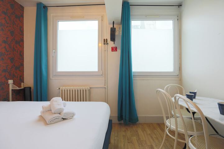 Room 4 of 96