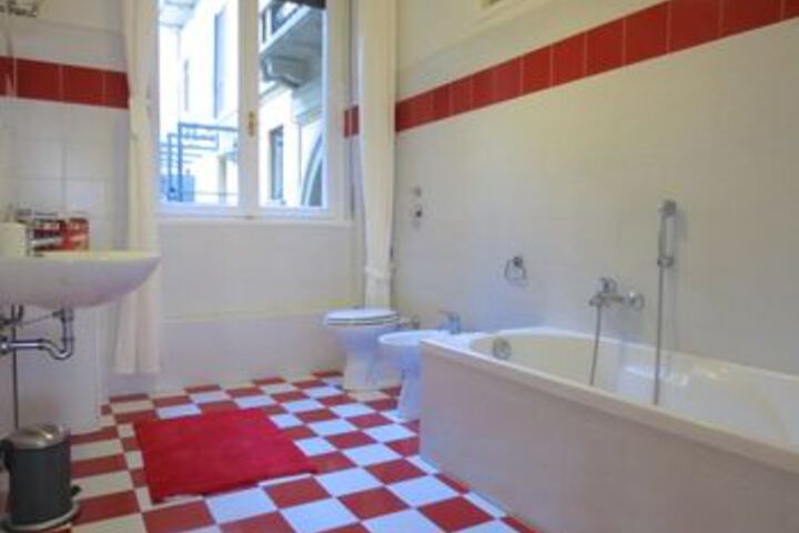 Room 2 of 41