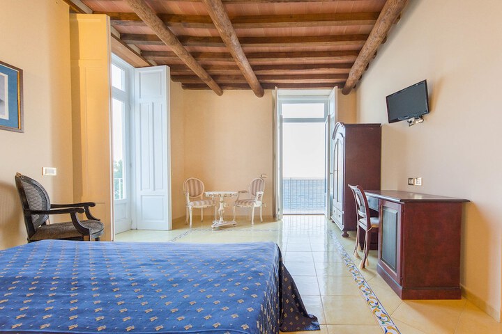 Room 20 of 40