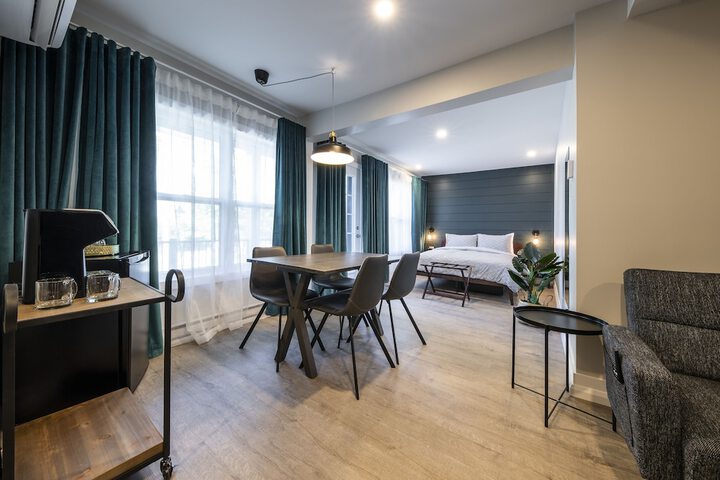 Room 5 of 48