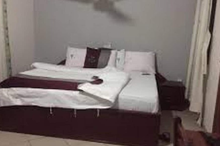 Room 5 of 43
