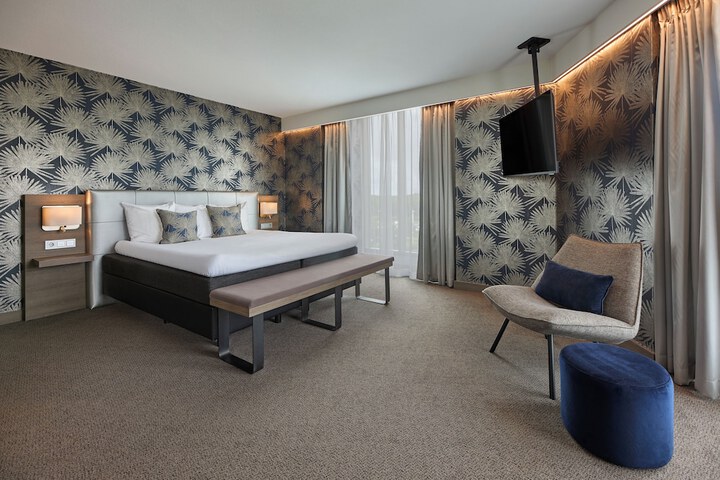 Room 34 of 65
