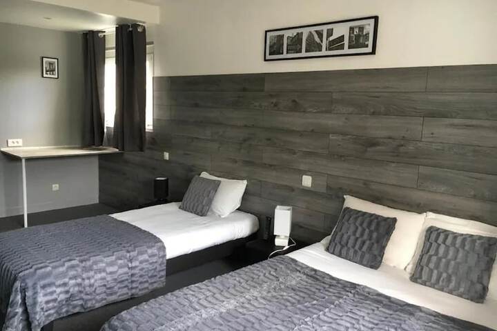 Room 6 of 17