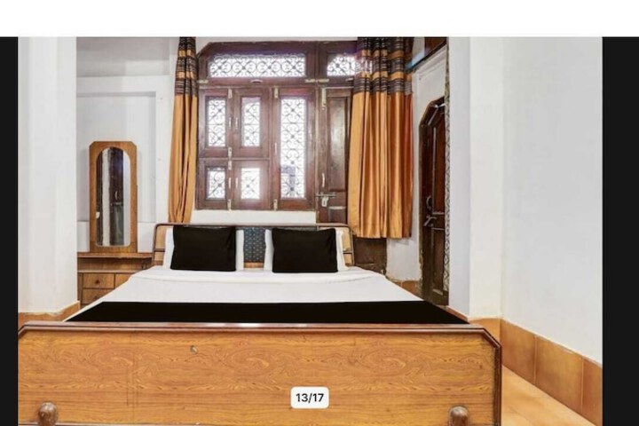 Room 6 of 60