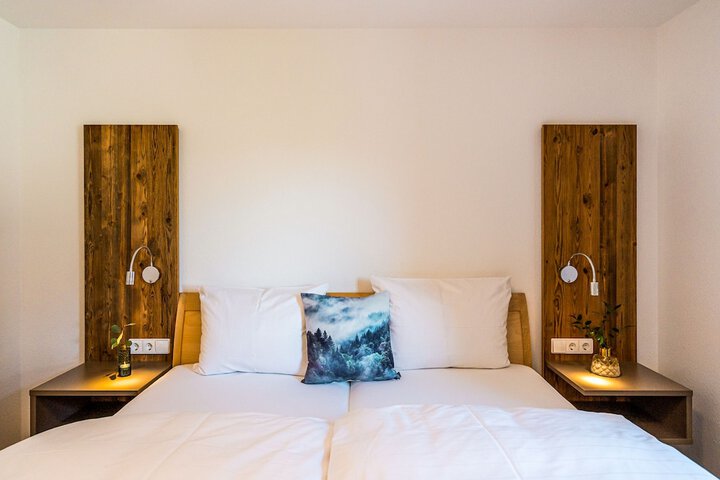Room 8 of 32