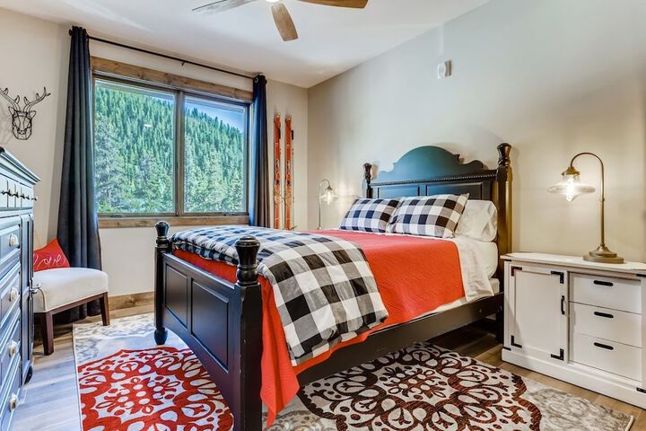 Room 3 of 51