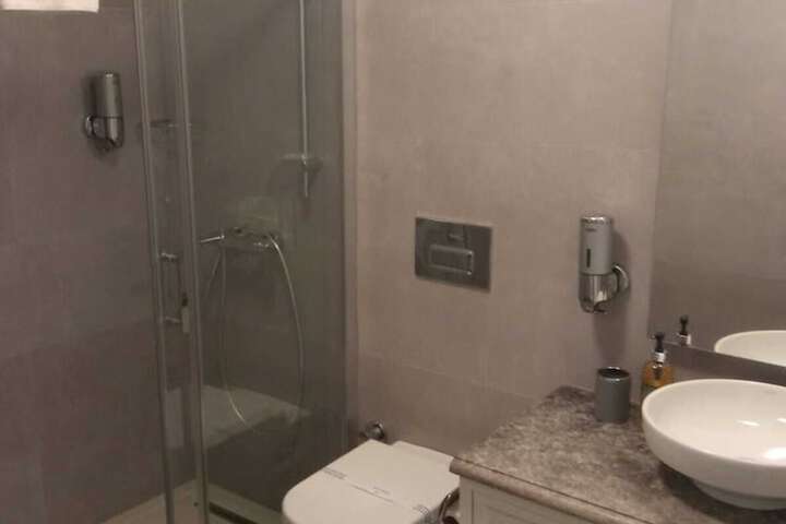 Room 53 of 71