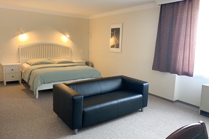 Room 8 of 24