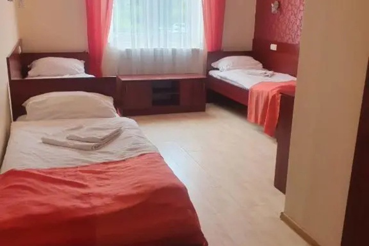 Room 2 of 7