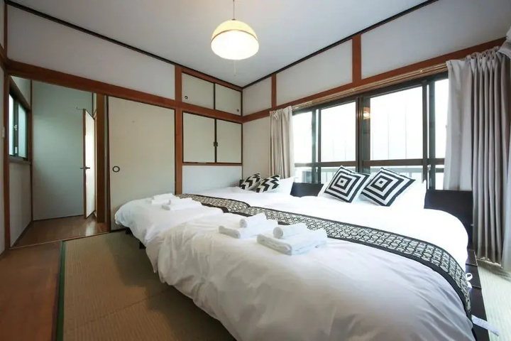 Room 5 of 13