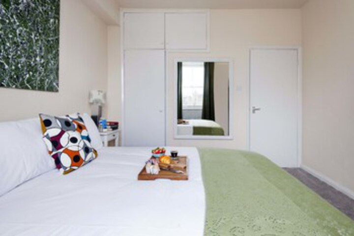 Room 15 of 18