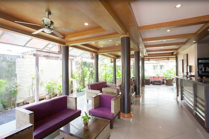 Hotel Lobby