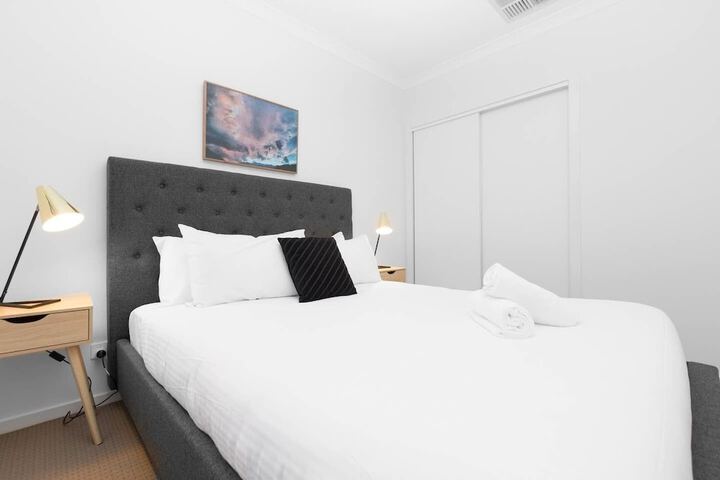 Room 10 of 29