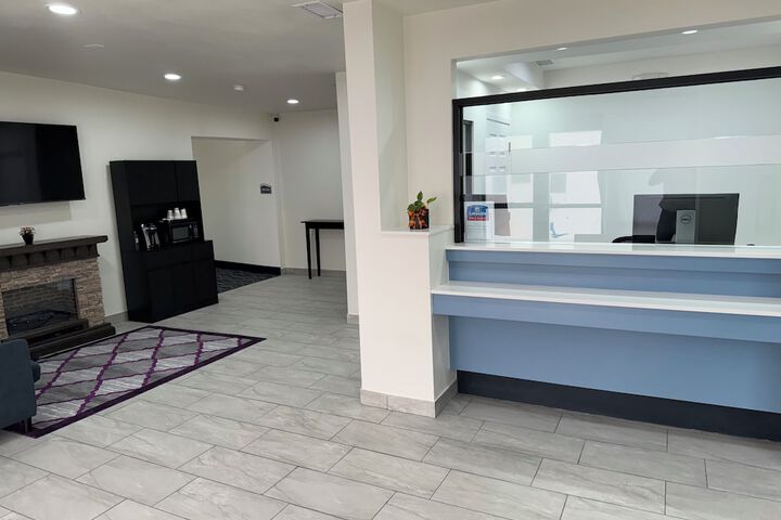 Hotel Interior 4 of 31