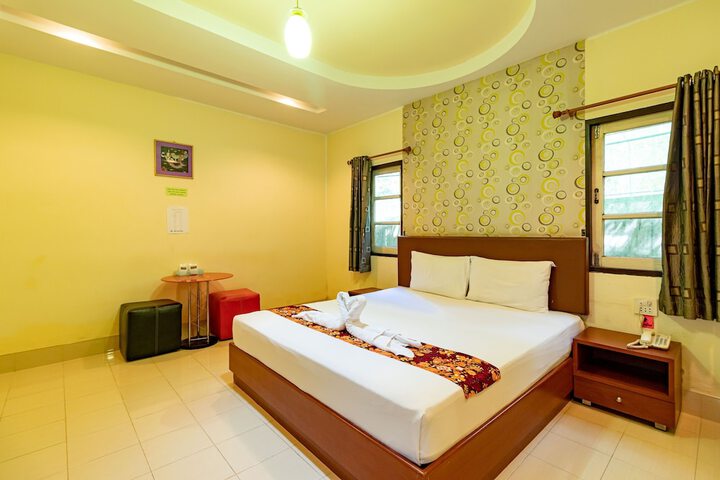 Room 5 of 33
