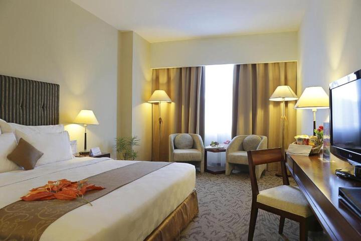 Room 4 of 17