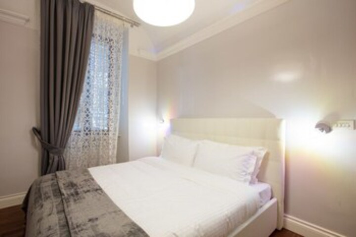 Room 11 of 20