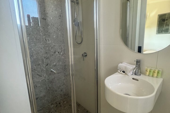Room 15 of 27