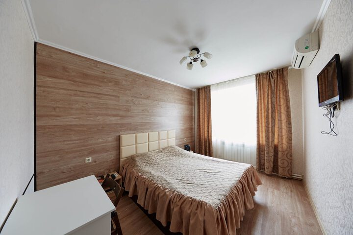 Room 13 of 25