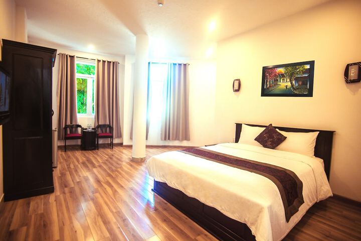Room 9 of 31