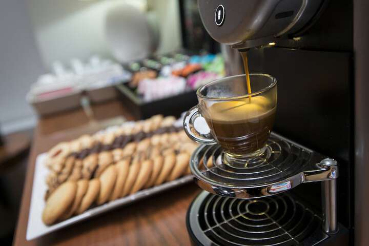 Breakfast/Coffee Service 25 of 32