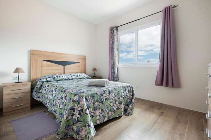 Room 5 of 33